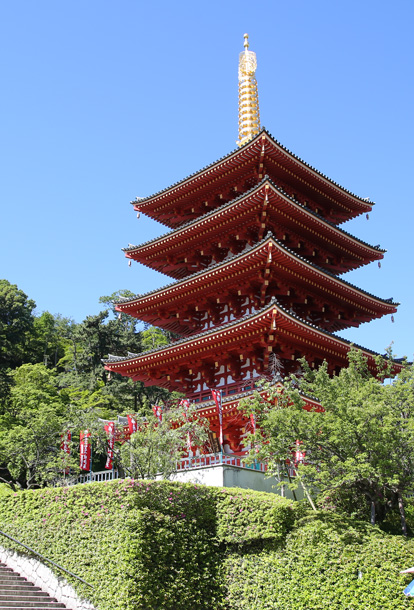 関東三大不動、真言宗智山派別格本山「高幡不動尊金剛寺」。新選組土方歳三の菩提寺。
